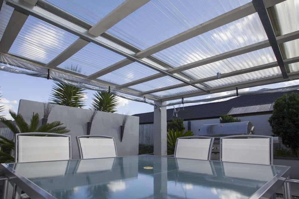 Giá tấm polycarbonate rỗng 5mm,Tấm polycarbonate rỗng 6mm, Tấm polycarbonate rỗng 4mm, Tấm polycarbonate rỗng 10mm, Mái nhựa thông minh đẹp, Cách làm mái nhựa thông minh, Thi công mái nhựa thông minh, mẫu mái nhựa thông minh, Mái che nhựa thông minh, Giá mái nhựa thông minh, Tấm nhựa sáng thông minh, Giá tấm nhựa thông minh Việt Nhật