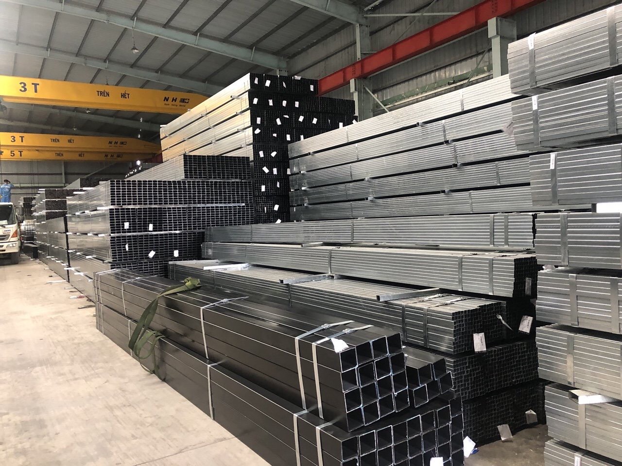 báo giá ống thép đen, nhà máy tôn quận 9, Ống kẽm nhúng nóng Hoa Sen, giá ống thép đen, giá sắt hộp, báo giá sắt hộp hoa sen, giá ống thép mạ kẽm, giá thép hộp, giá thép hộp hòa phát, 